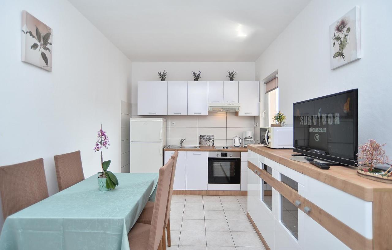 Apartments Milka 2074 โปเรช ภายนอก รูปภาพ