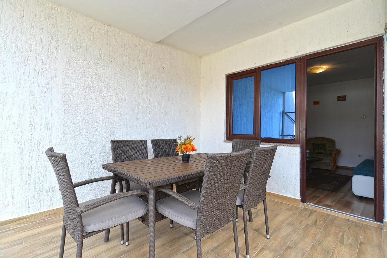 Apartments Milka 2074 โปเรช ภายนอก รูปภาพ