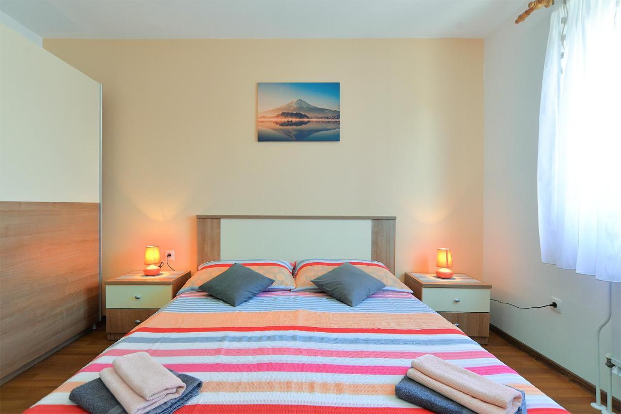 Apartments Milka 2074 โปเรช ภายนอก รูปภาพ