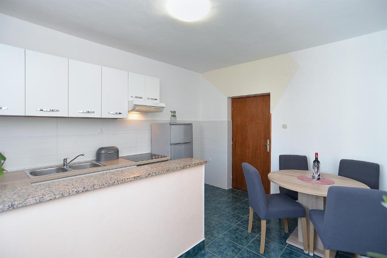 Apartments Milka 2074 โปเรช ภายนอก รูปภาพ