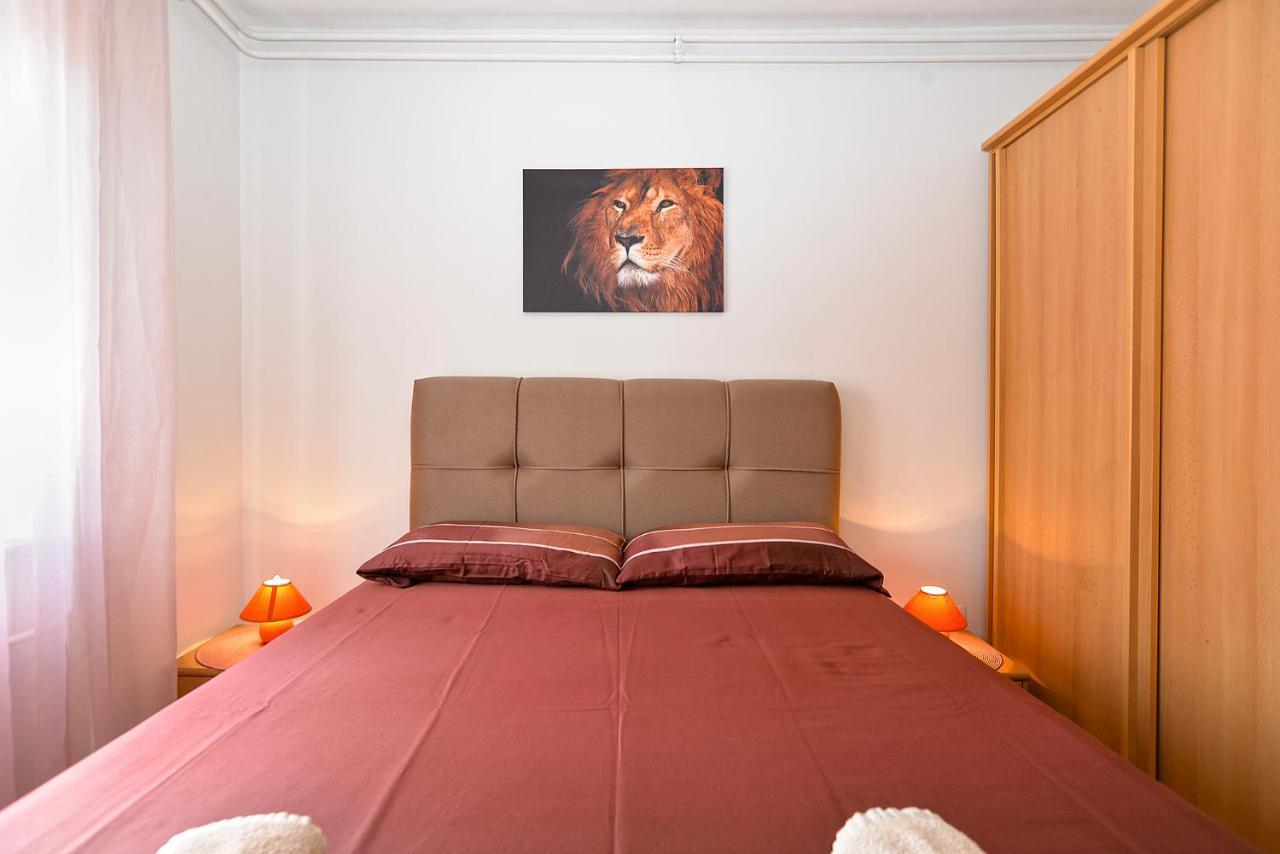 Apartments Milka 2074 โปเรช ภายนอก รูปภาพ
