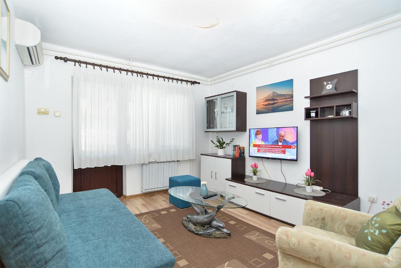 Apartments Milka 2074 โปเรช ภายนอก รูปภาพ
