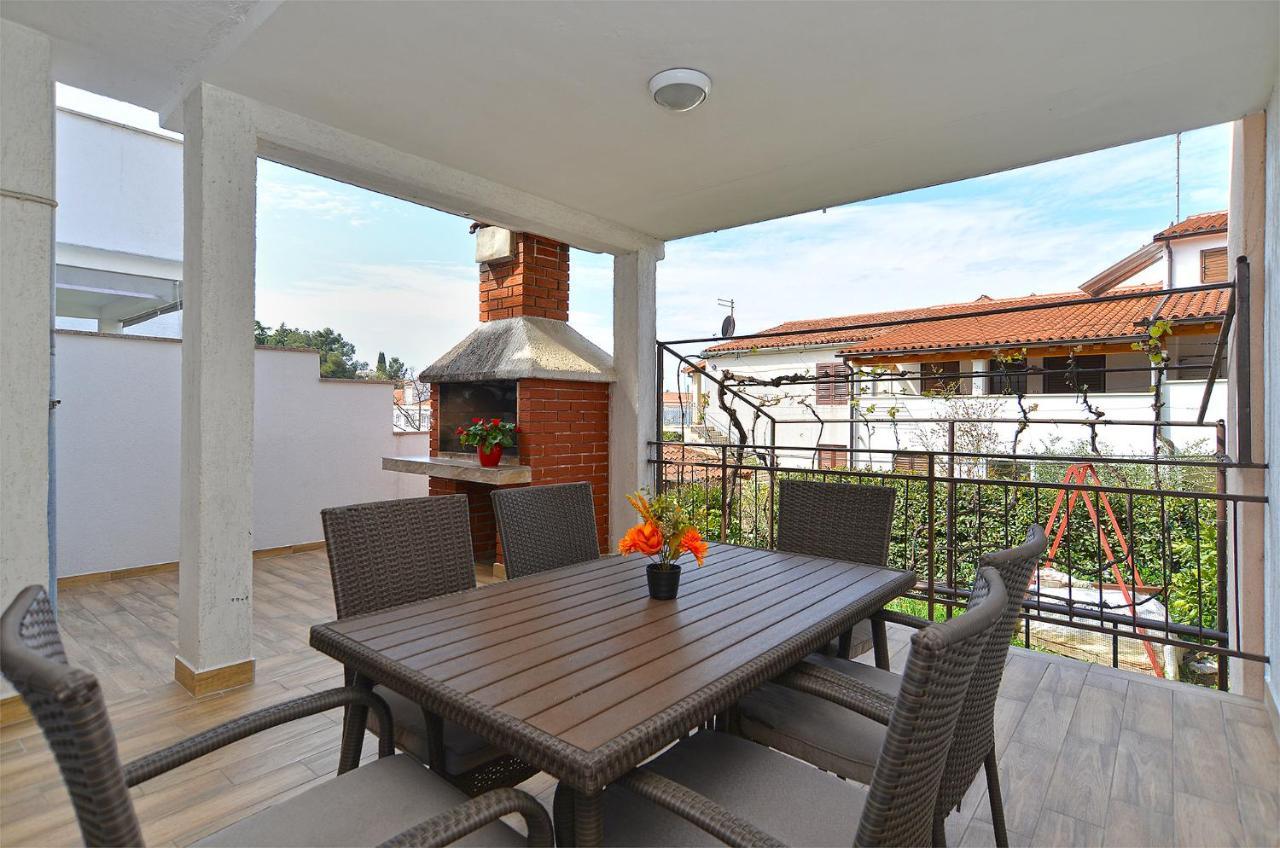 Apartments Milka 2074 โปเรช ภายนอก รูปภาพ