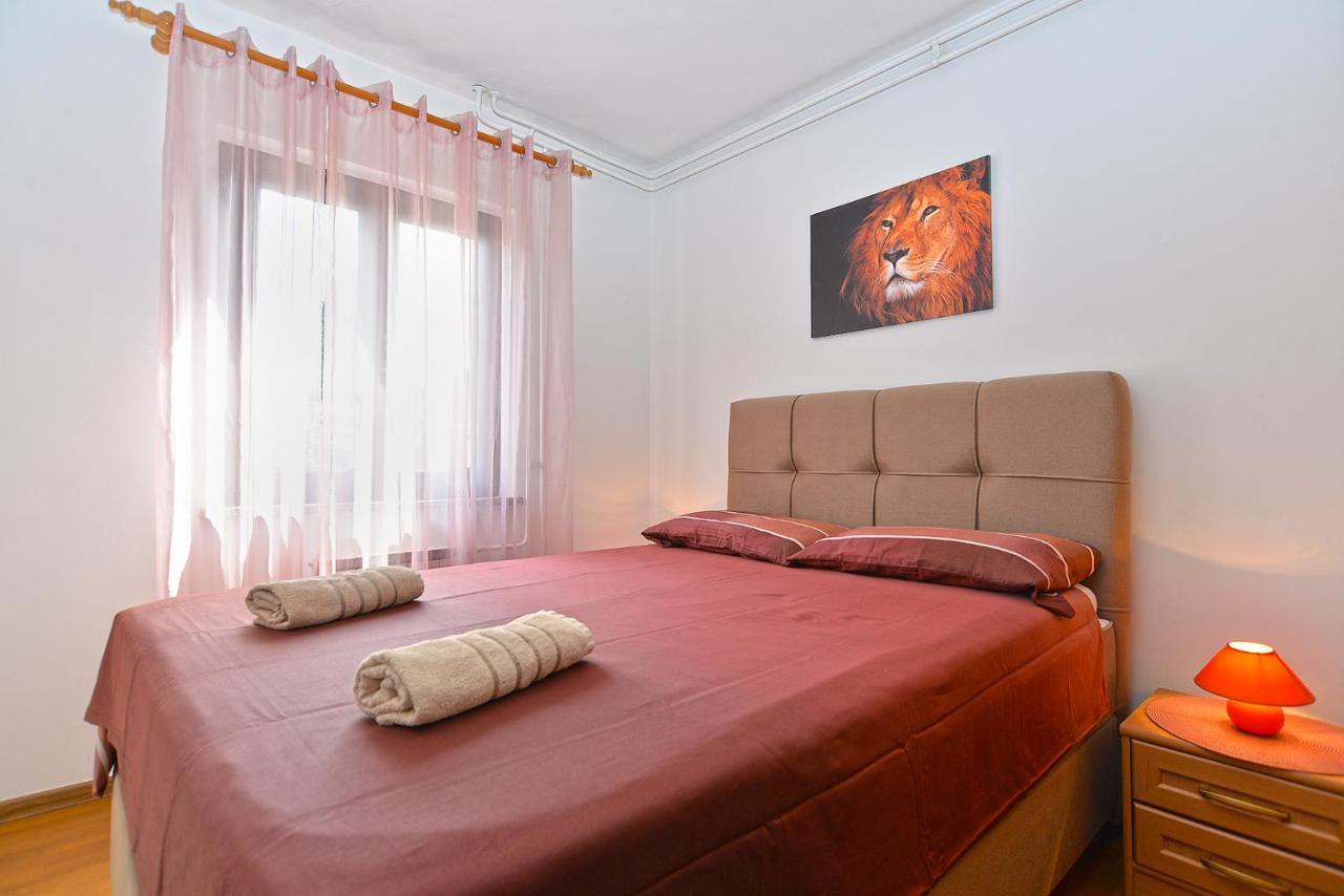 Apartments Milka 2074 โปเรช ภายนอก รูปภาพ